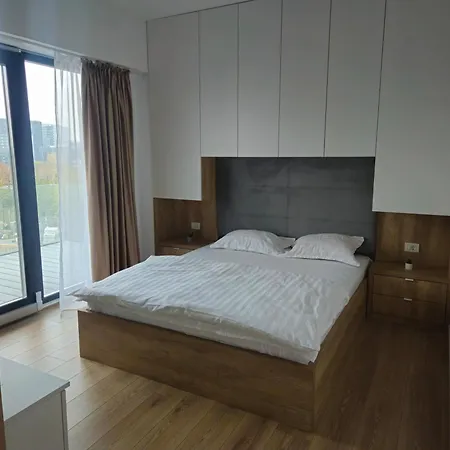 Park Apartment *